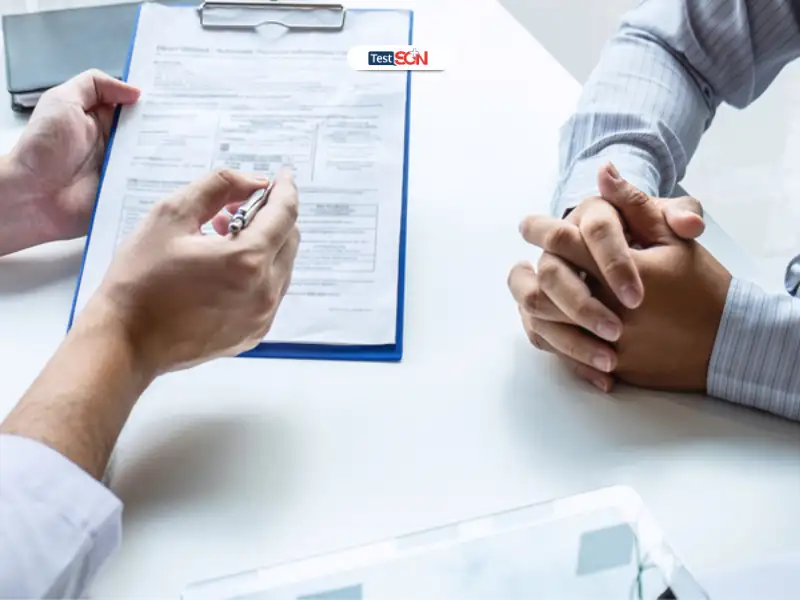 Người nhiễm HIV vẫn có đầy đủ các quyền lợi về công việc, giáo dục và chăm sóc sức khỏe.