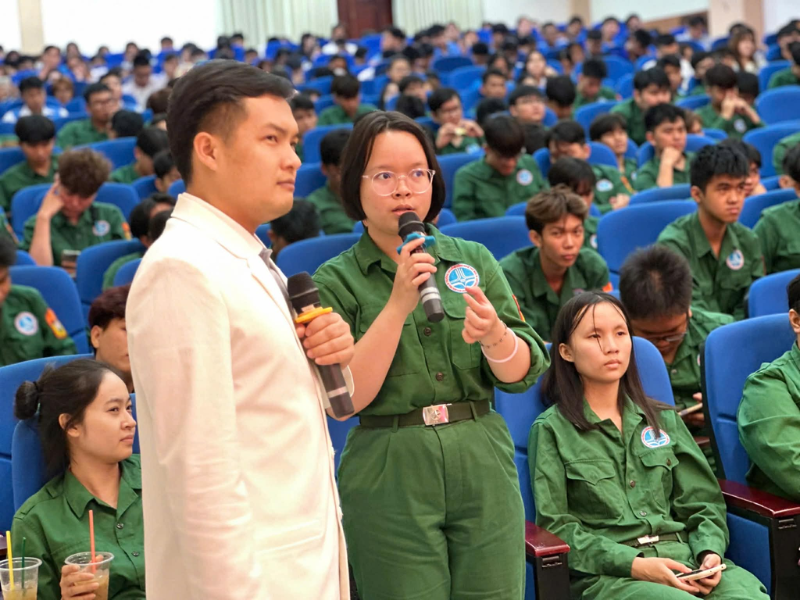 testsgn-dong-hanh-cung-cao-dang-cong-nghe-thu-duc-300-sinh-vien-trong-buoi-chuyen-de-giao-duc-gioi-tinh